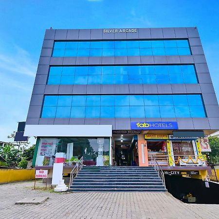 Fabhotel Penthouse - A K Dev Road Guwahati Esterno foto