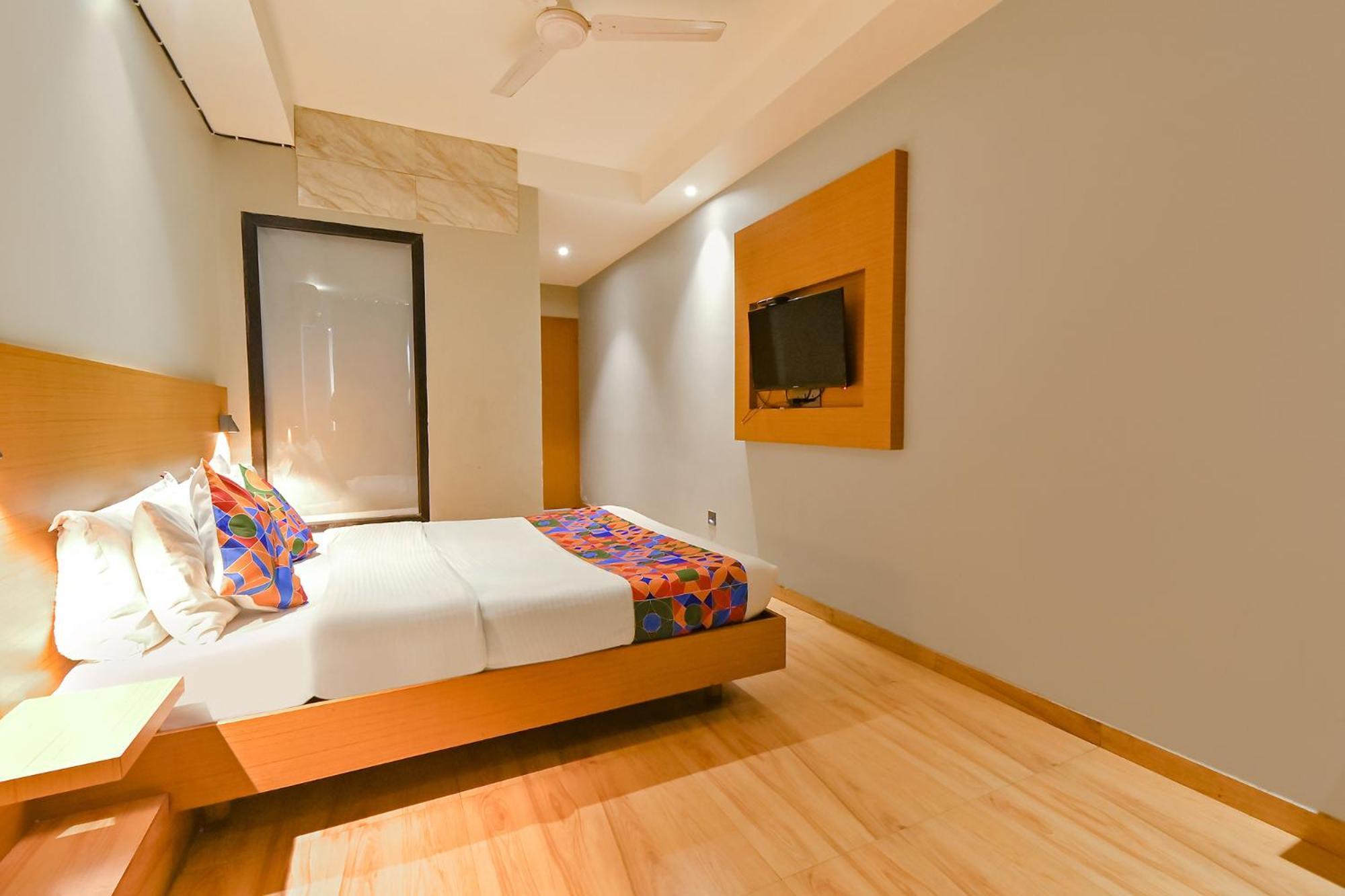 Fabhotel Penthouse - A K Dev Road Guwahati Esterno foto