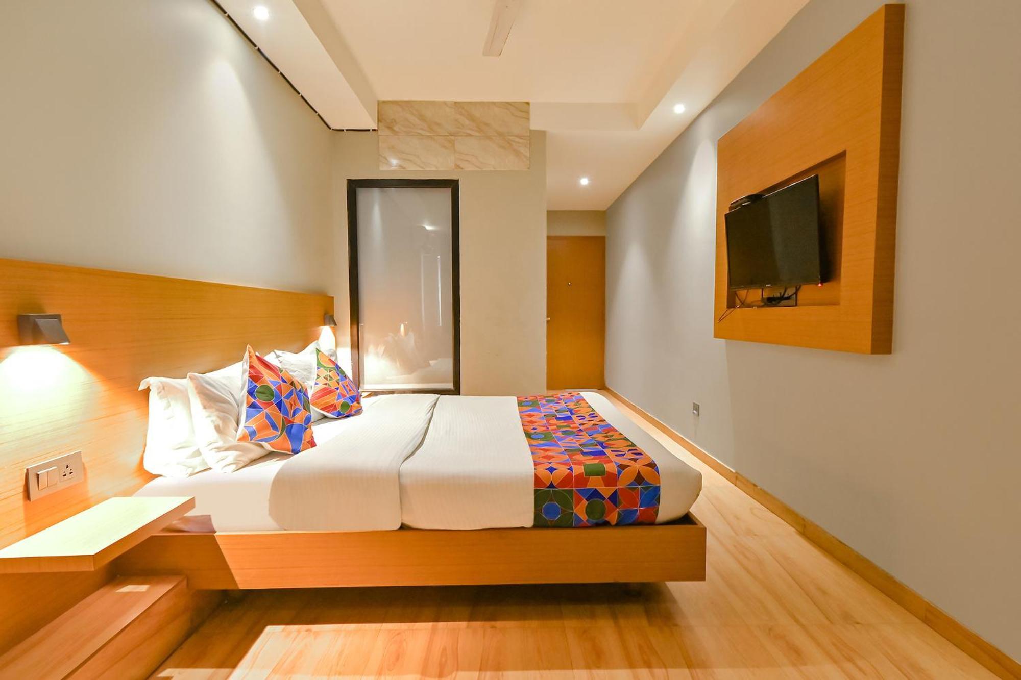 Fabhotel Penthouse - A K Dev Road Guwahati Esterno foto