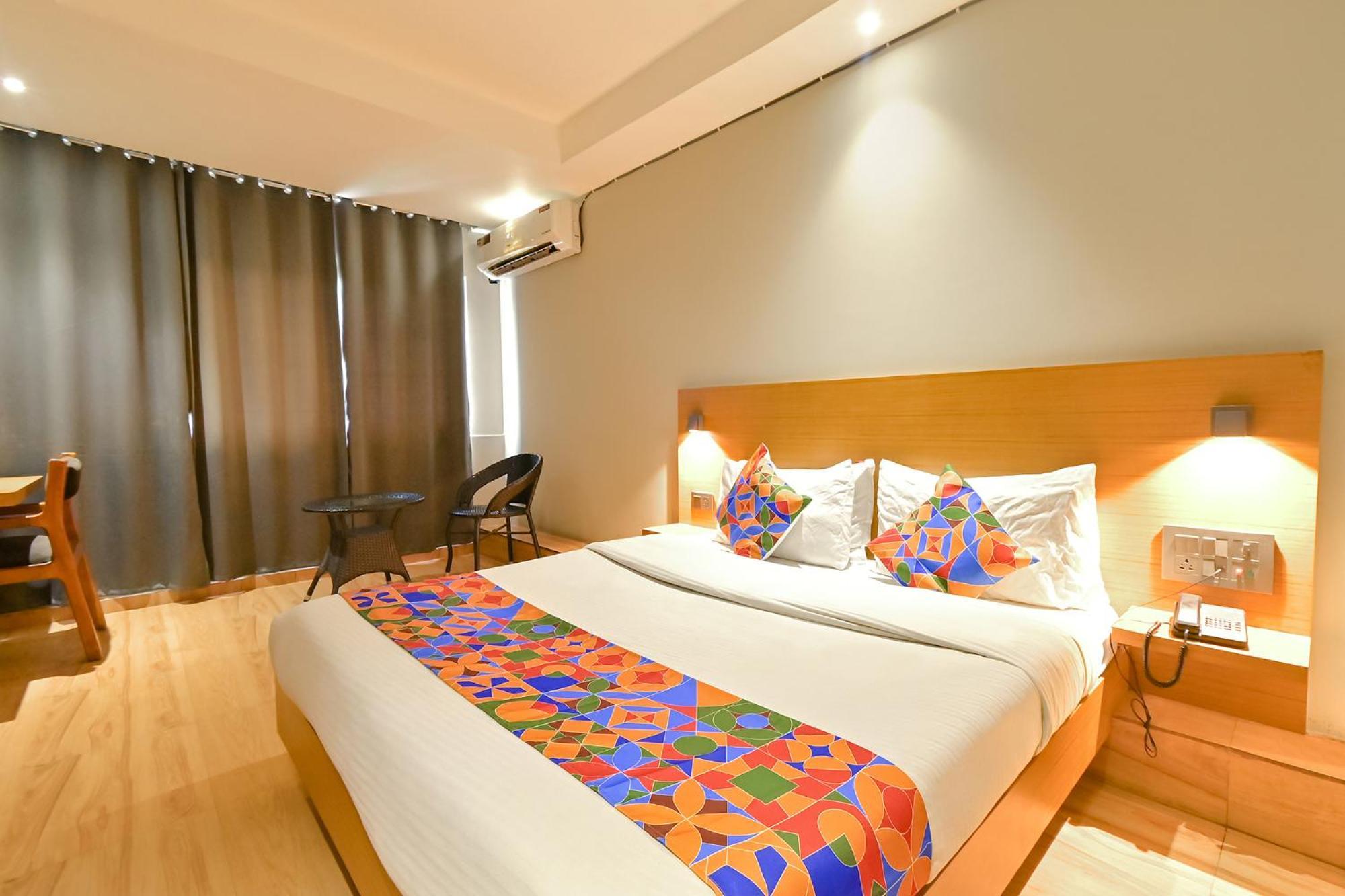 Fabhotel Penthouse - A K Dev Road Guwahati Esterno foto